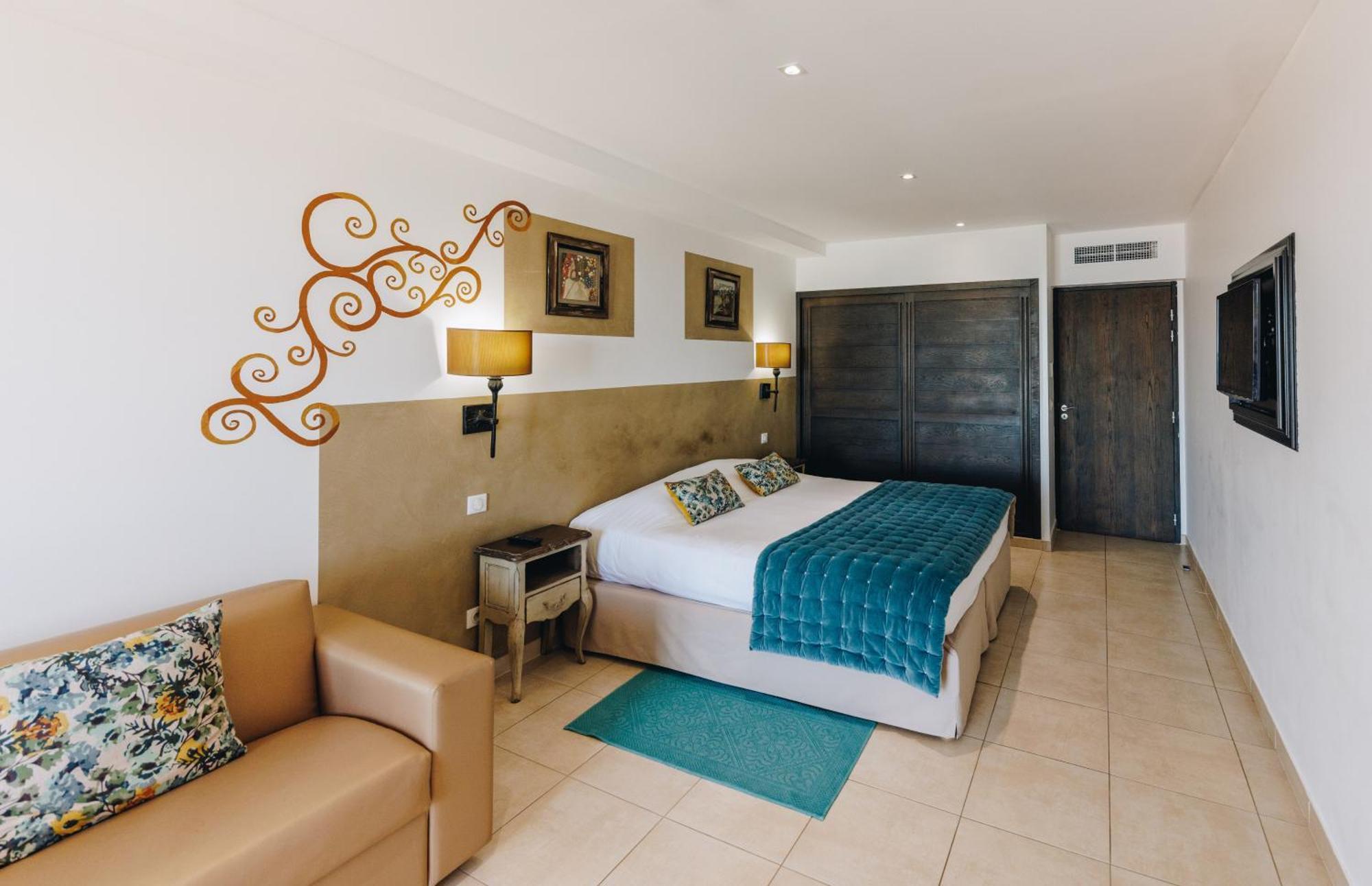 Hotel Liberata & Spa LʼÎle-Rousse Стая снимка