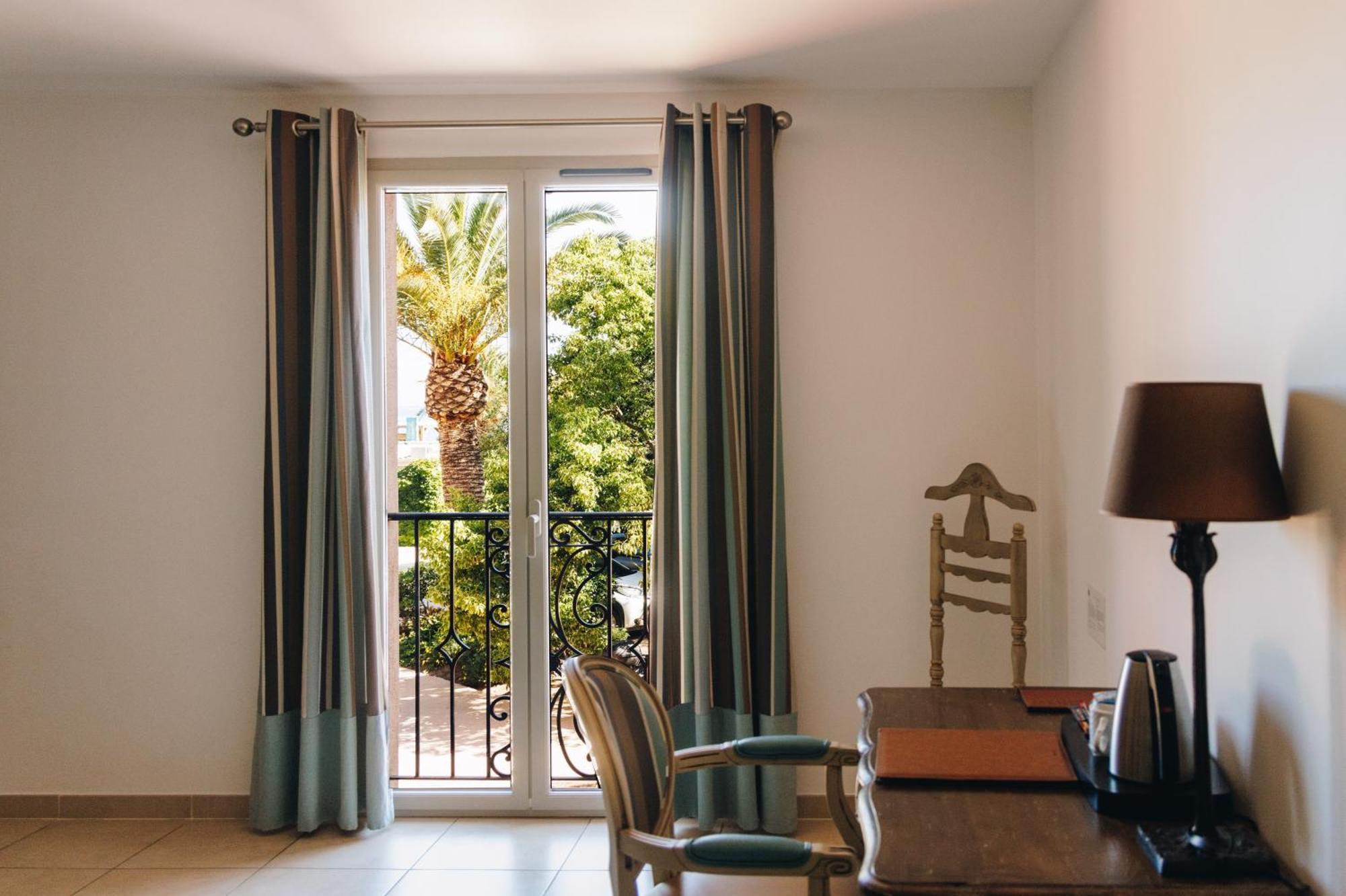 Hotel Liberata & Spa LʼÎle-Rousse Стая снимка