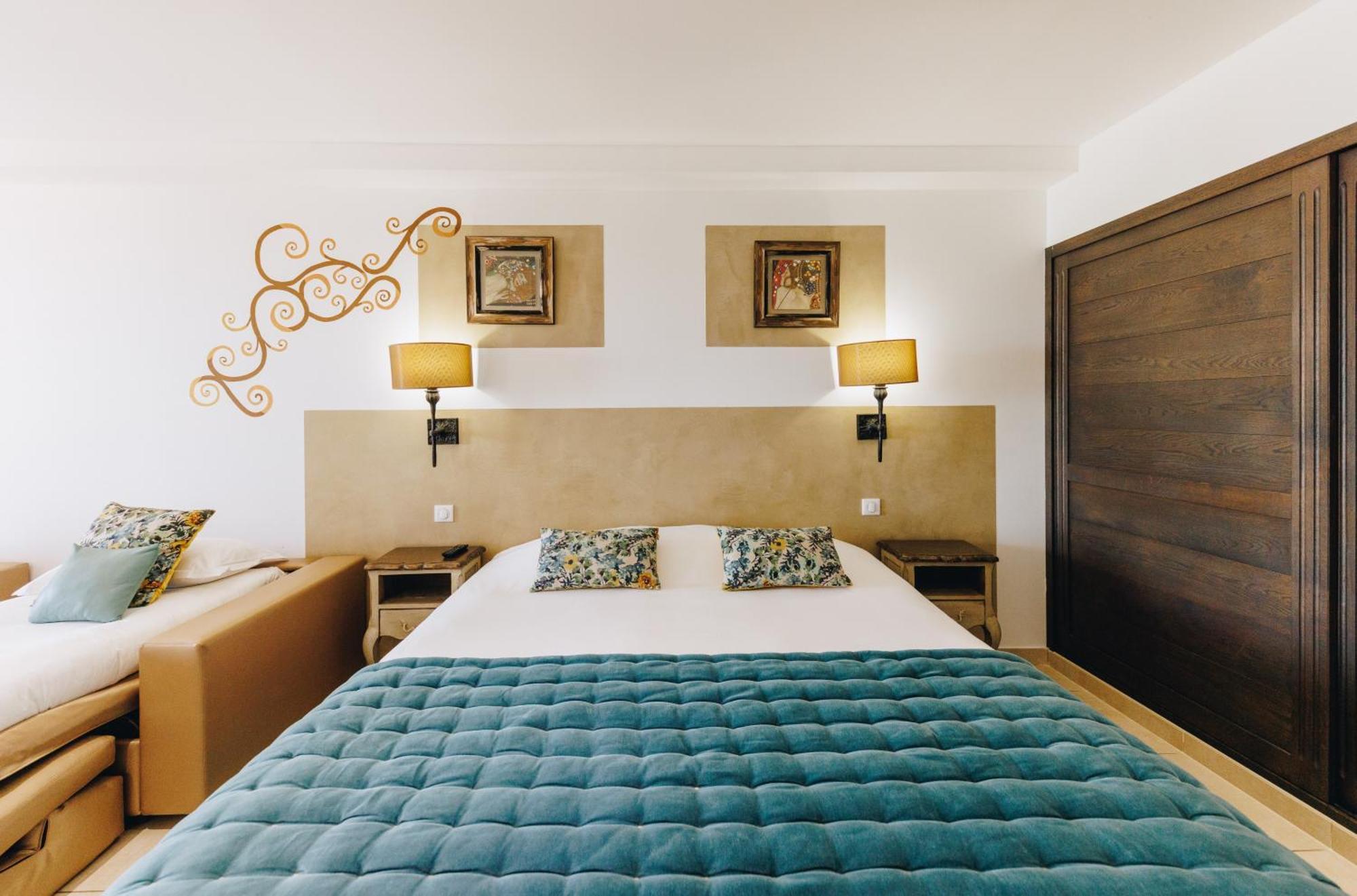 Hotel Liberata & Spa LʼÎle-Rousse Стая снимка
